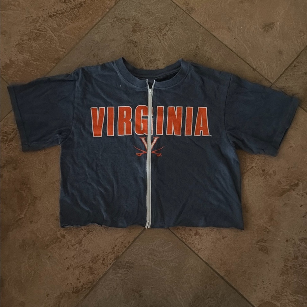 UVA crop tee